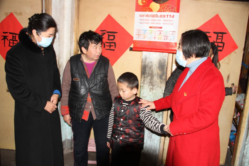 枣庄文明网：【八月好人】岳水秀：“爱心妈妈”用爱暖人心